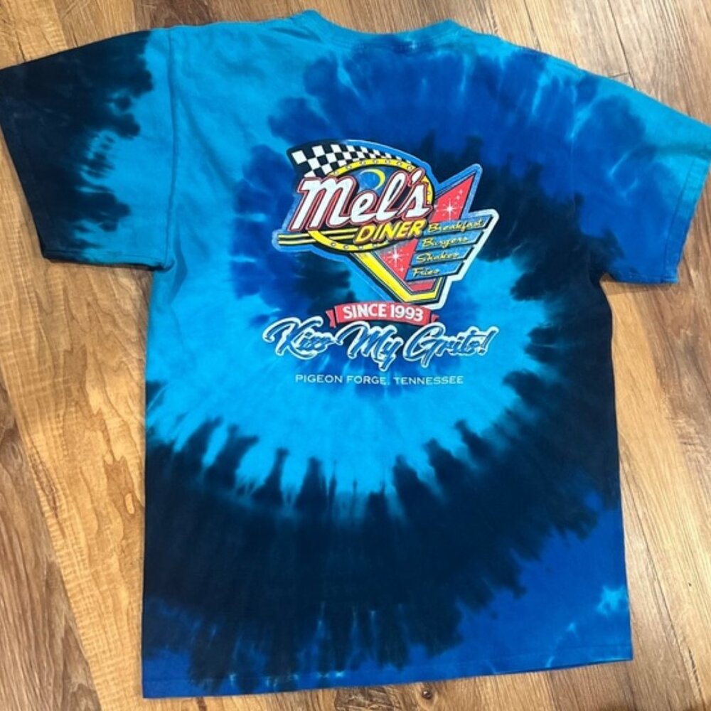MEL’S DINER Pigeon Forge Tennessee Mens Tie Dye T-Shirt (Size M) EUC